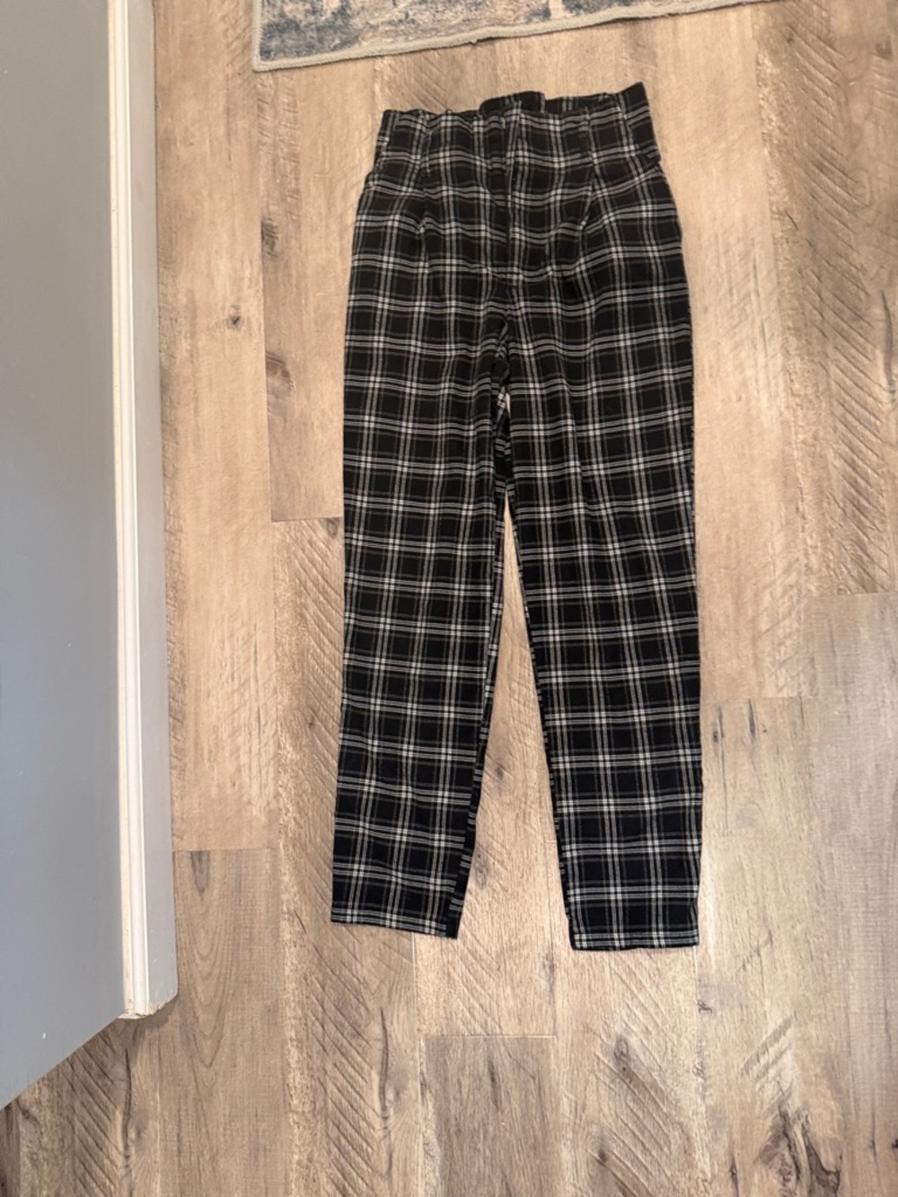 Hollister Black & White Plaid Ultra High-Rise Waistband